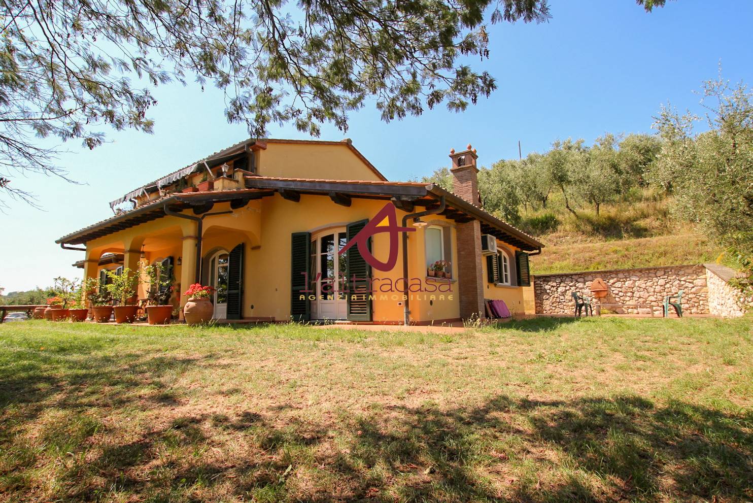 Villa in Massa e Cozzile met panoramisch uitzicht en olijfgaard - Foto 4