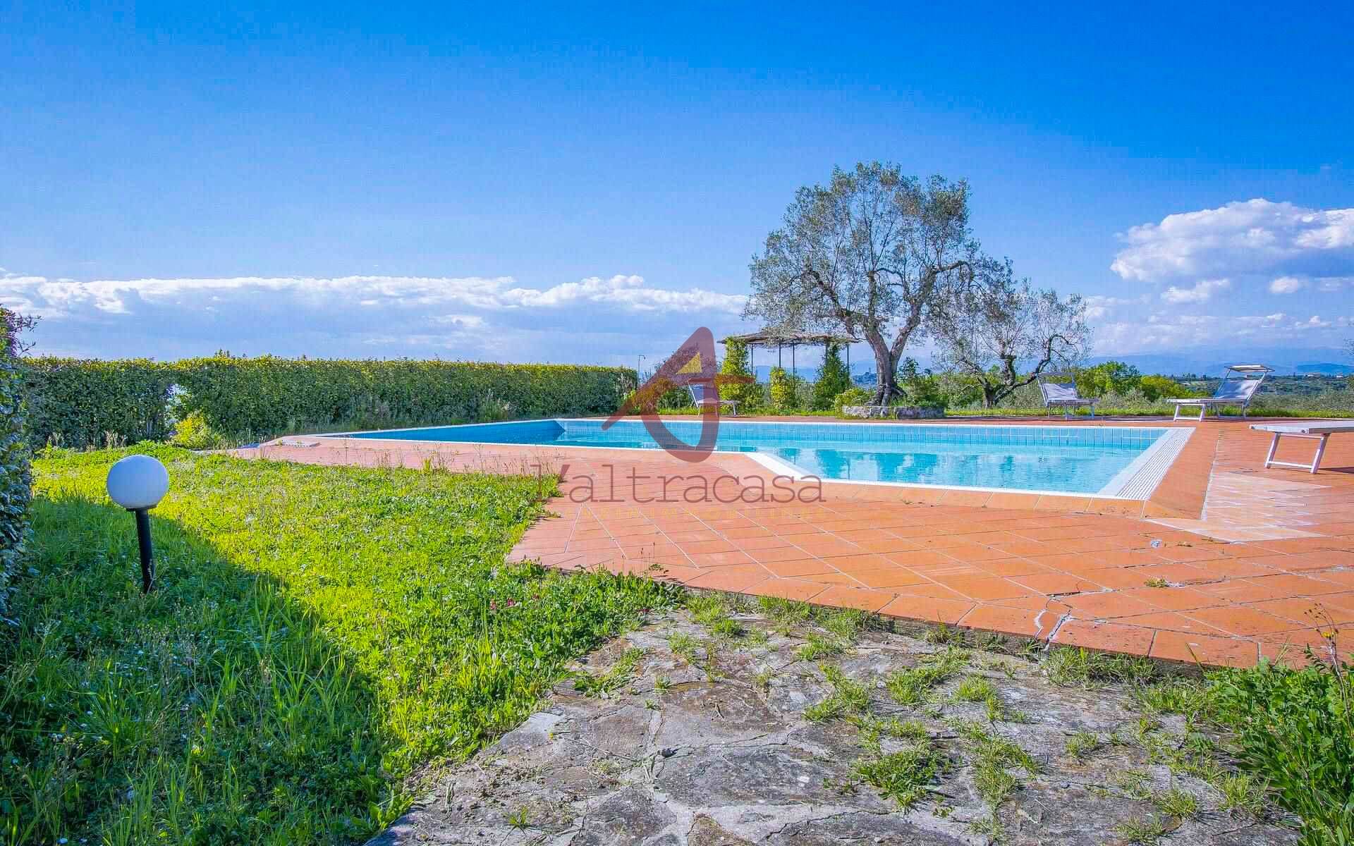 Boerderij / Rustico Agriturismo met zwembad en wijngaard in San Miniato, Toscane in San Miniato — foto 4