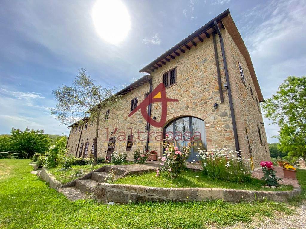 Uitgestrekt landgoed met rustico en villa nabij Montaione - Foto 2