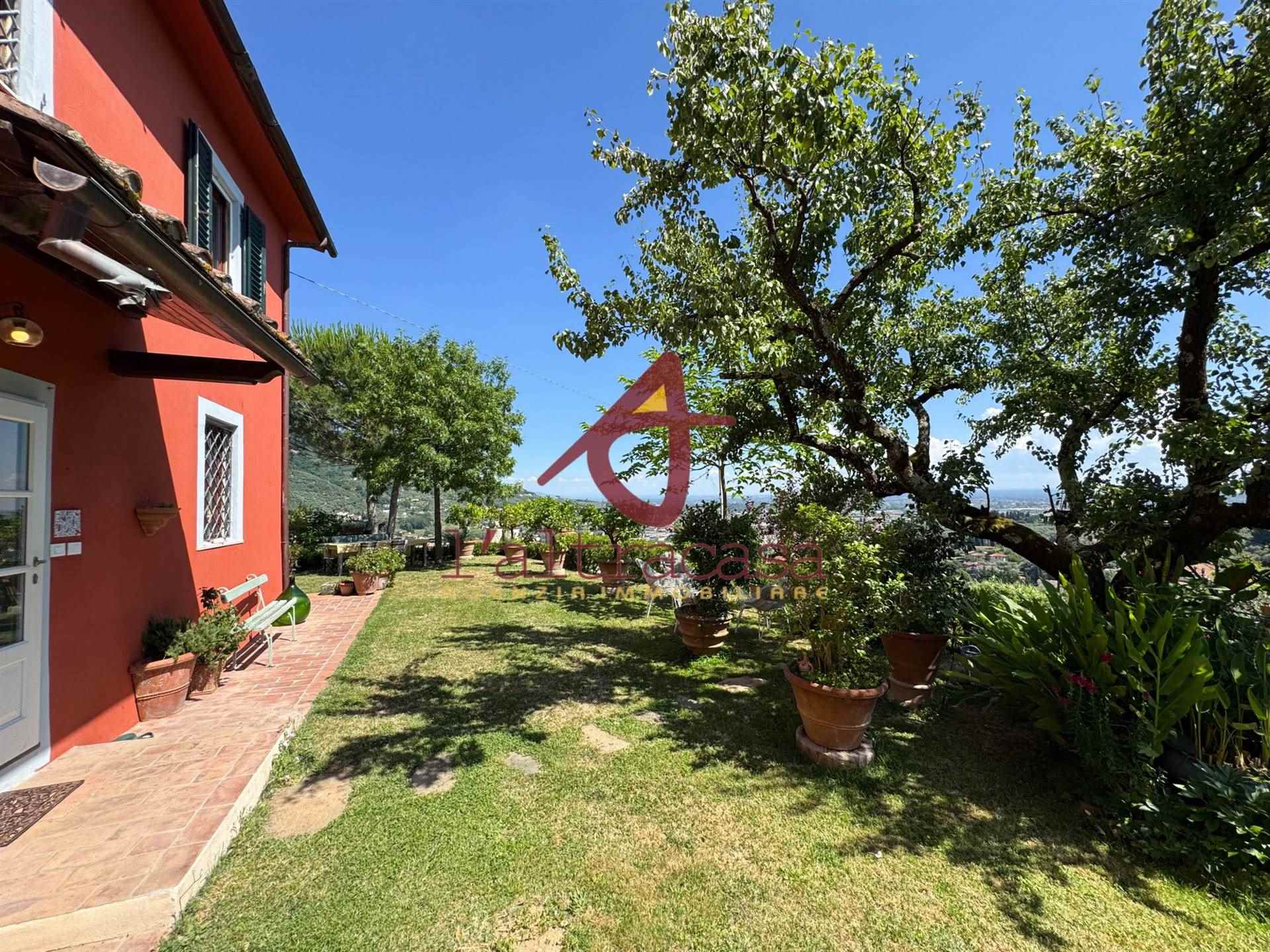 Boerderij / Rustico Karakteristieke Toscaanse boerderij met uitzicht bij Pescia in Pescia — foto 5