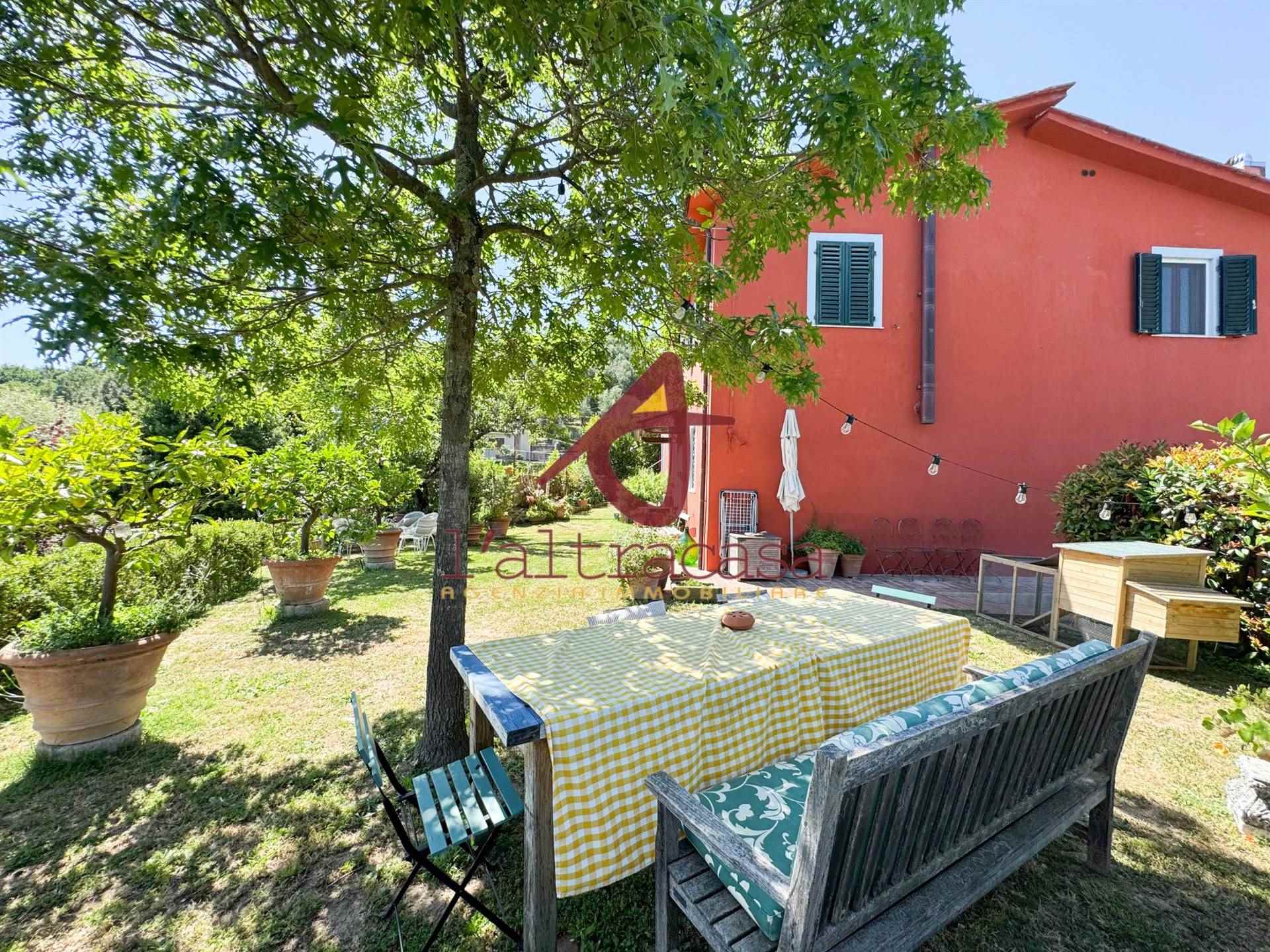 Boerderij / Rustico Karakteristieke Toscaanse boerderij met uitzicht bij Pescia in Pescia — foto 7