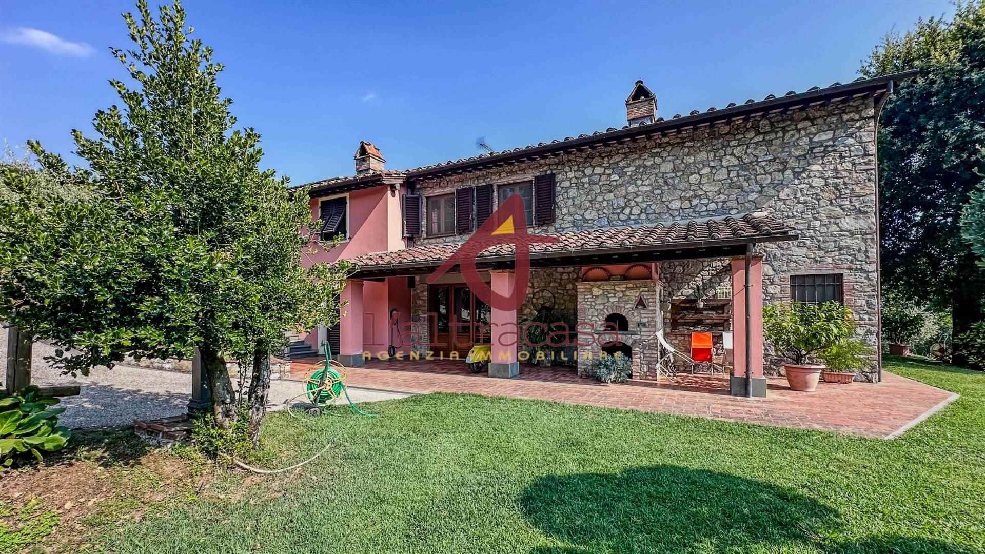 Landhuis in Borgo a Mozzano met panoramisch uitzicht en tuin - Foto 4