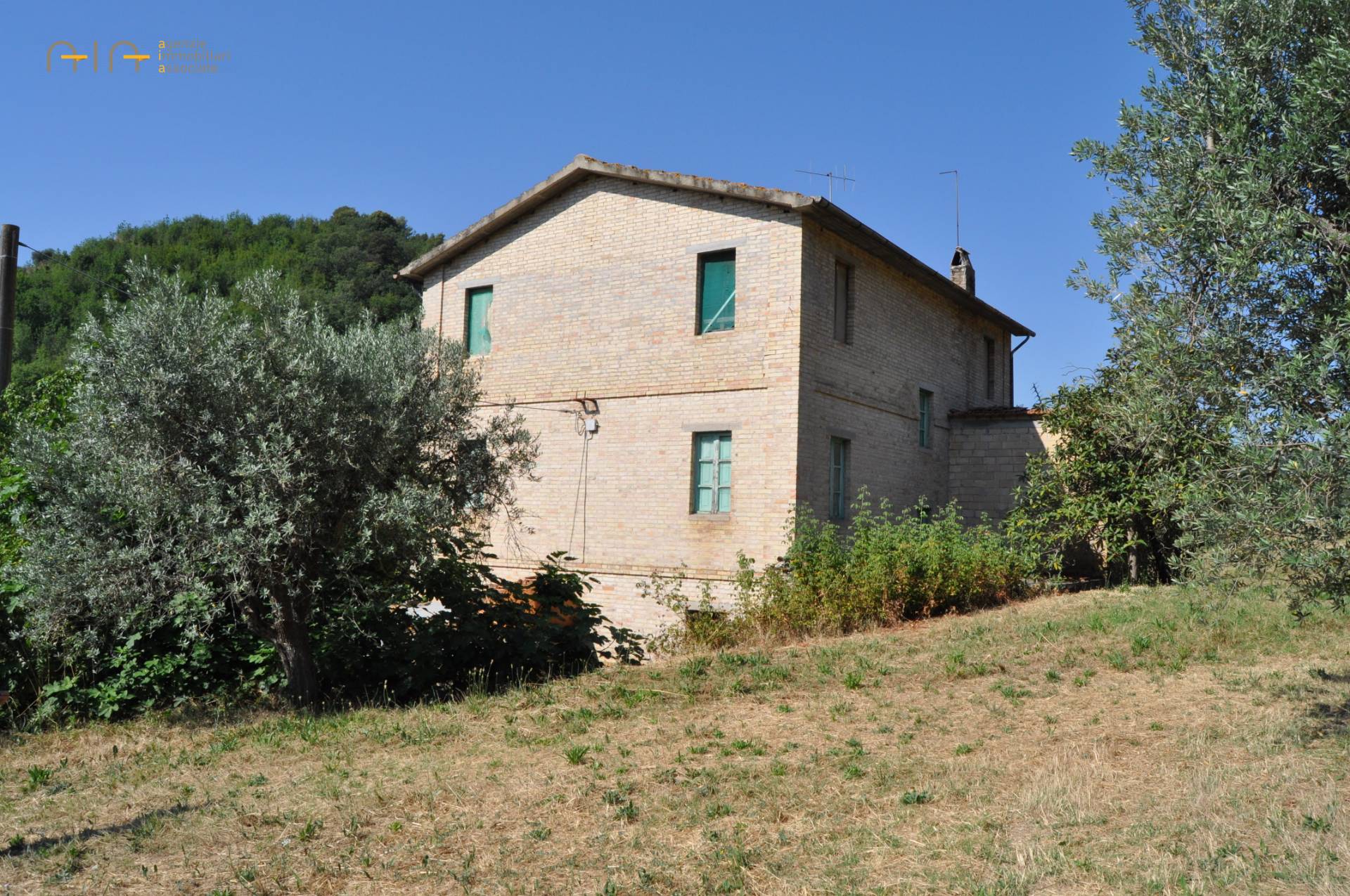 Landhuis met zeezicht en grond in Cupra Marittima - Foto 3