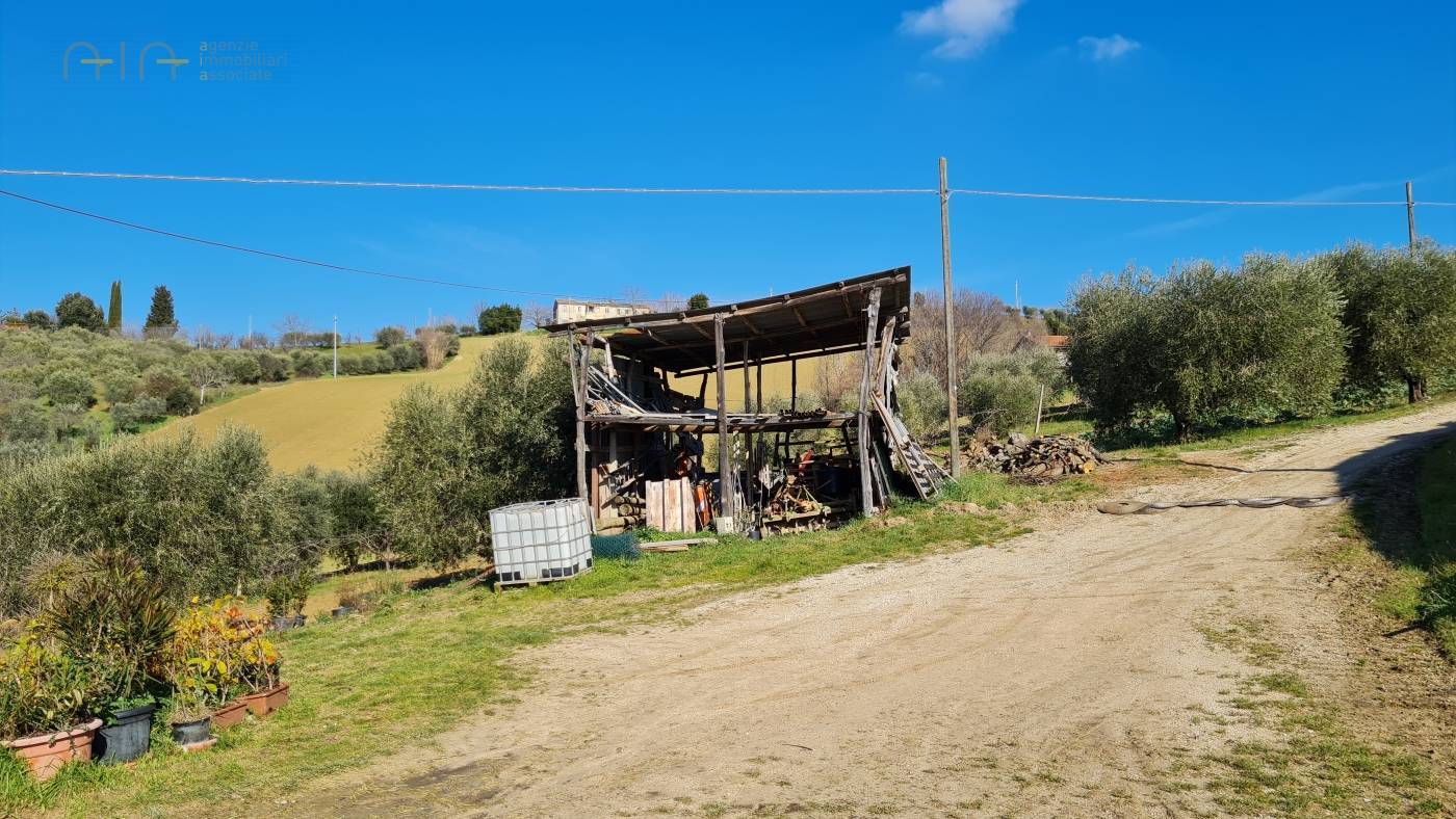 Landelijk huis met weids uitzicht in Montefiore dell'Aso - Foto 4
