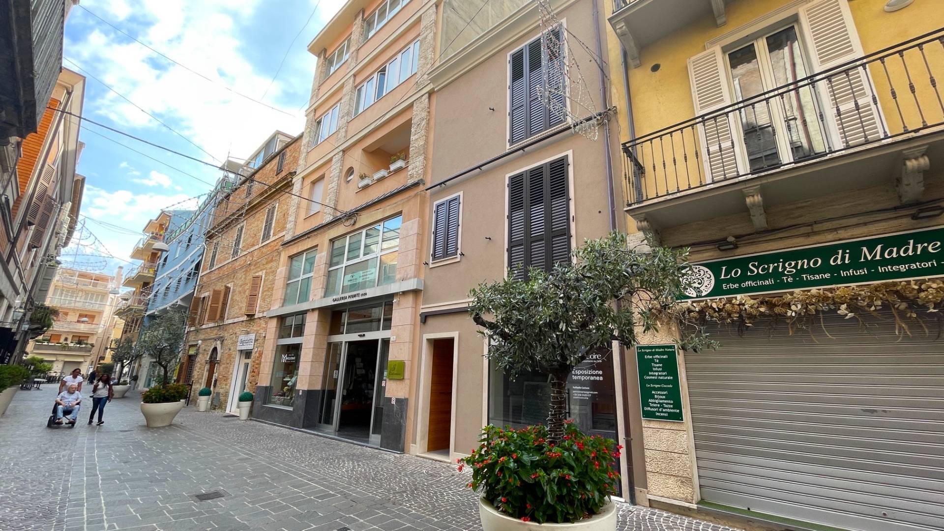Gerenoveerd appartement met eigen ingang in San Benedetto del Tronto - Foto 3