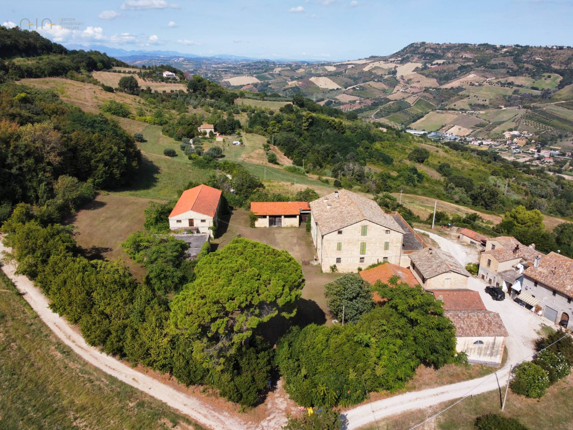 Boerderij / Rustico Casale Colonico Rustico in vendita a Ripatransone - Collinare in Ripatransone — foto 2