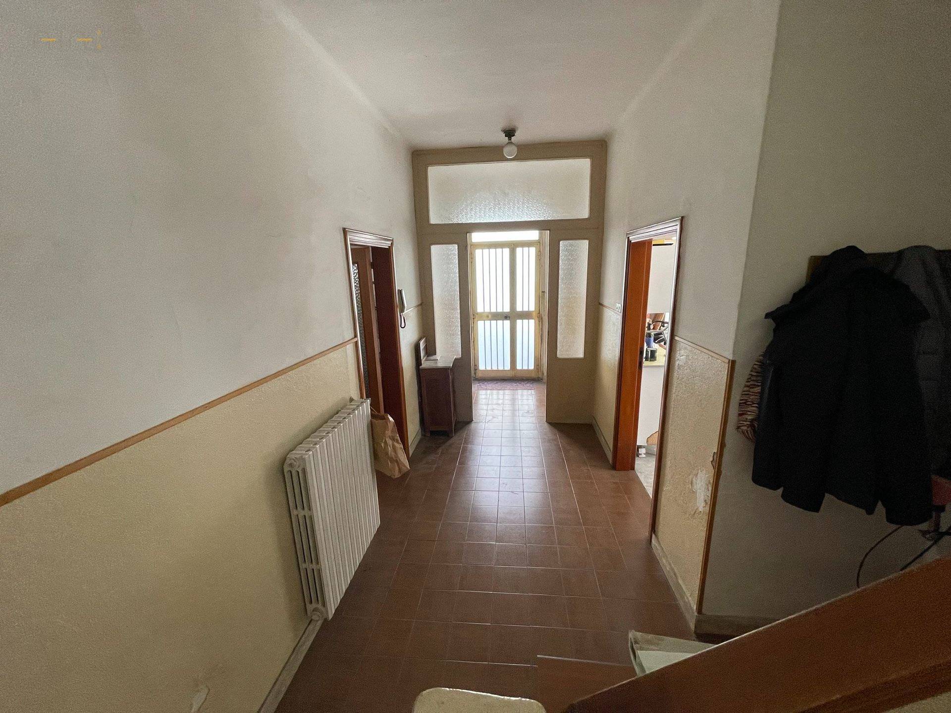 Vrijstaande woning met renovatiepotentieel in San Benedetto del Tronto - Foto 4