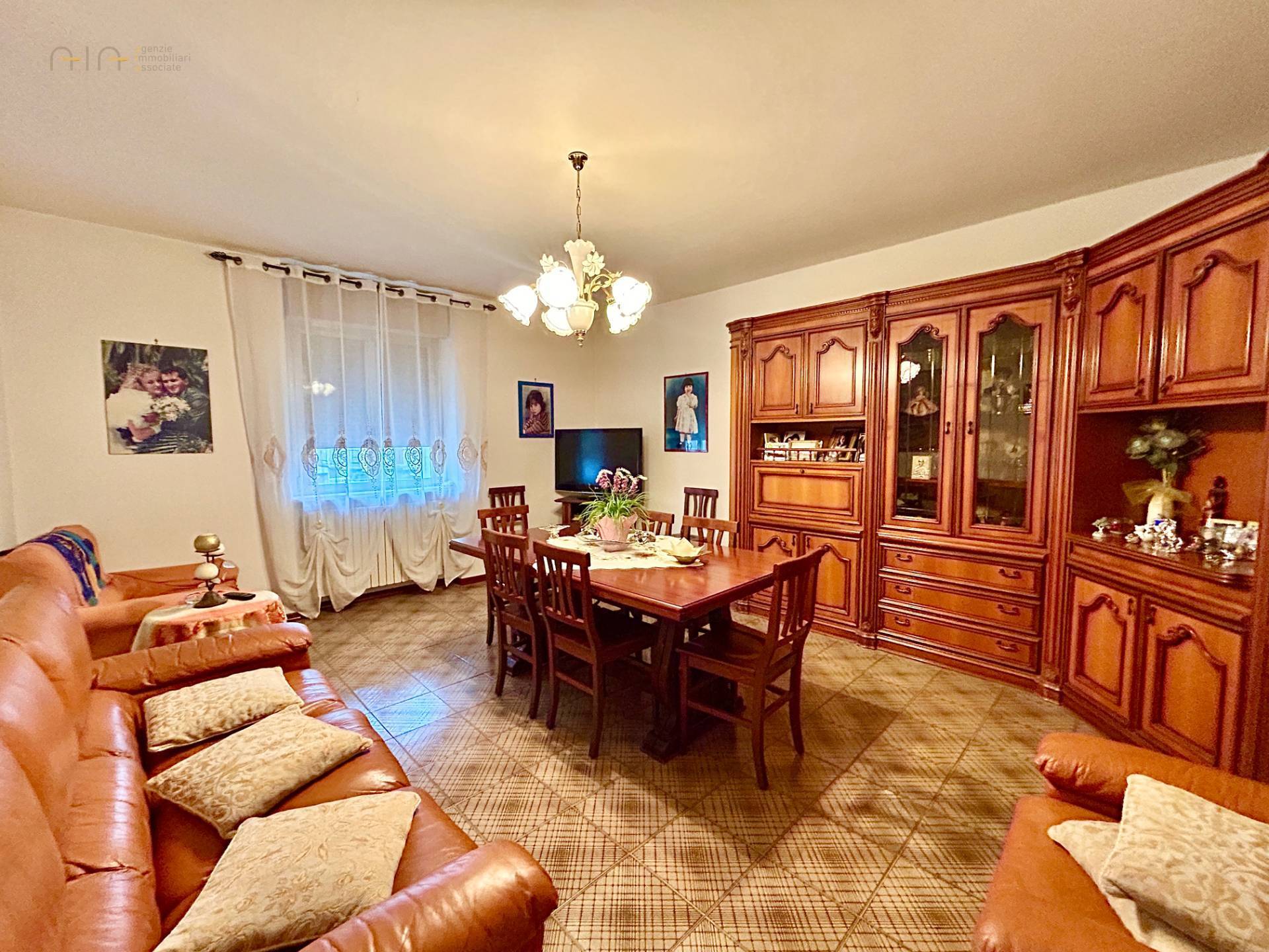 Vrijstaande woning in het centrum van Castel di Lama - Foto 3