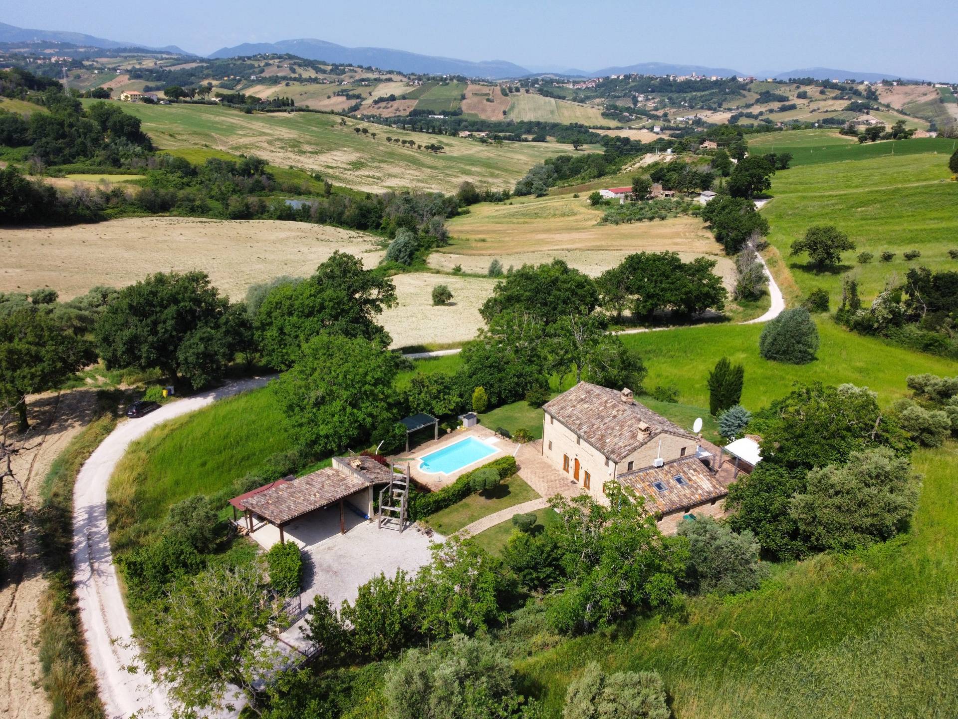 Boerderij / Rustico Casale Colonico Rustico te koop in Loro Piceno in Loro Piceno — foto 6