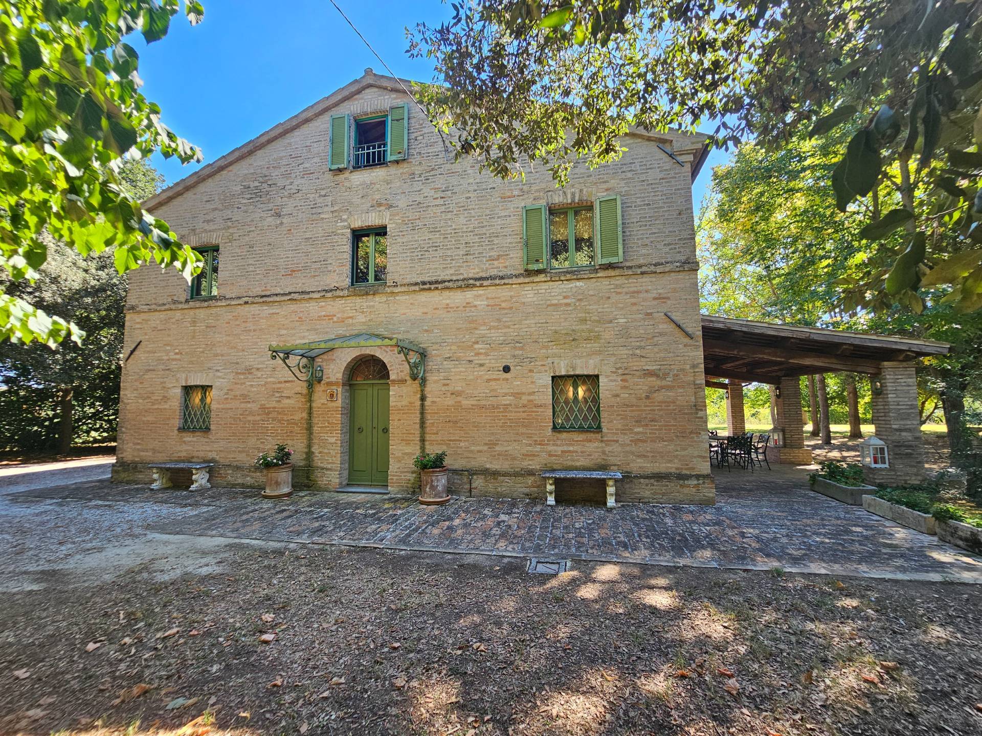 Boerderij / Rustico Gerenoveerd landhuis met zwembad en tuin in Treia in Treia — foto 7