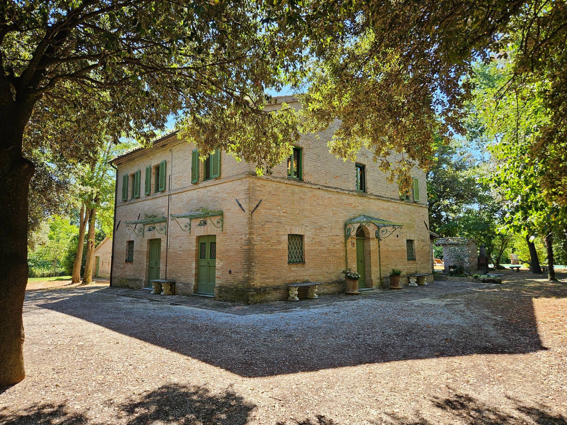 Boerderij / Rustico Gerenoveerd landhuis met zwembad en tuin in Treia in Treia — foto 6