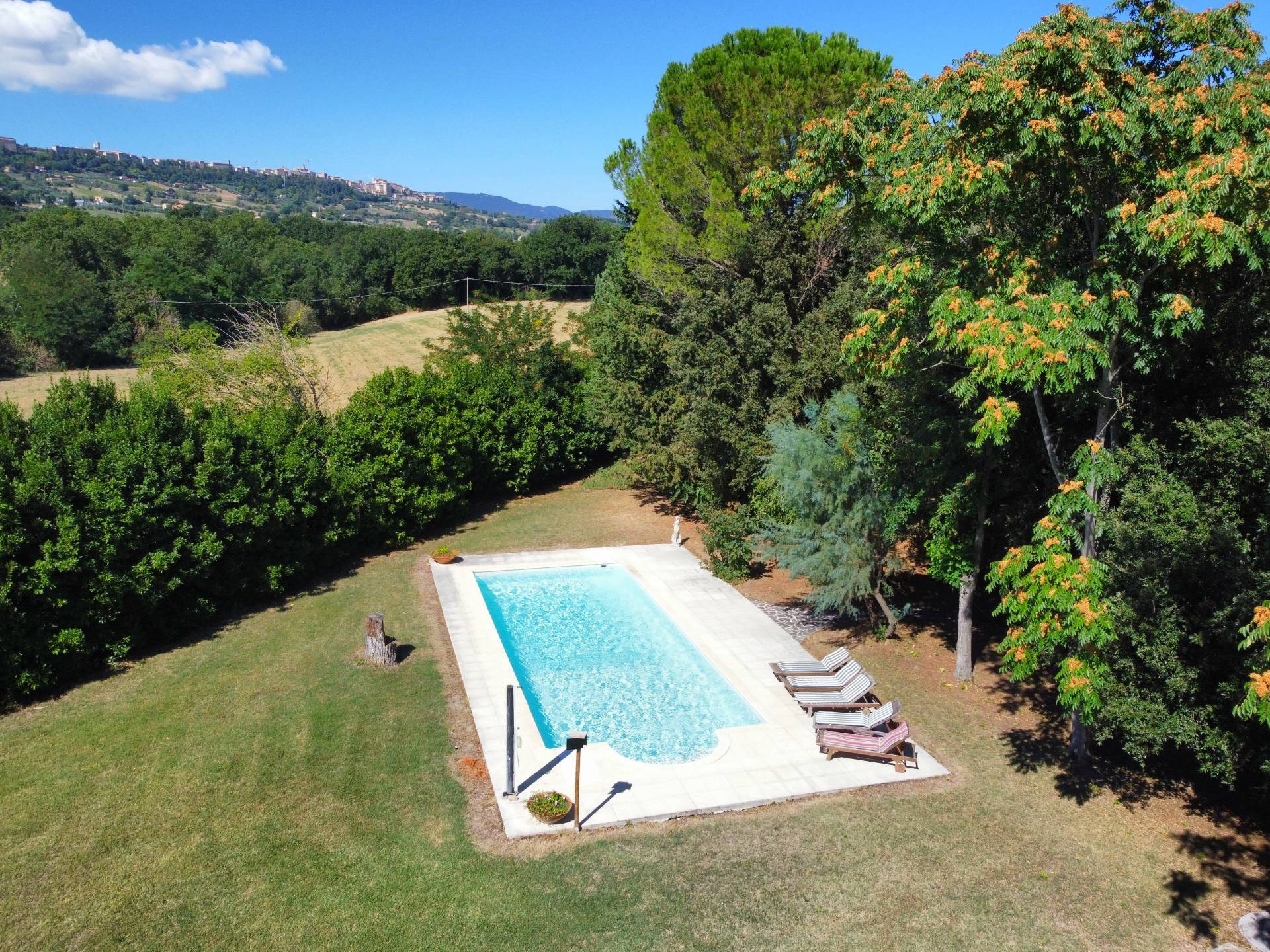 Boerderij / Rustico Gerenoveerd landhuis met zwembad en tuin in Treia in Treia — foto 4