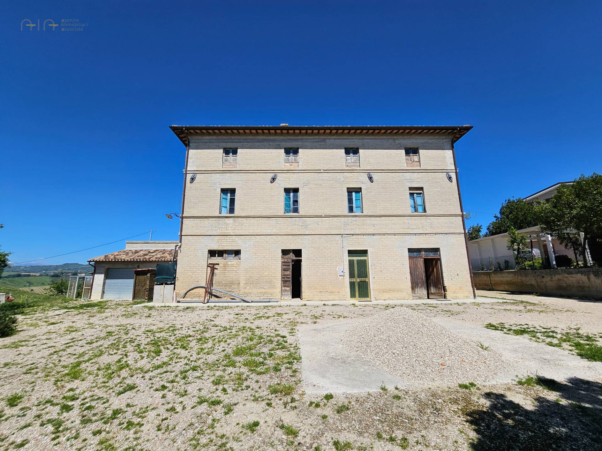 Landhuis met potentieel in Cossignano, nabij de kust - Foto 2