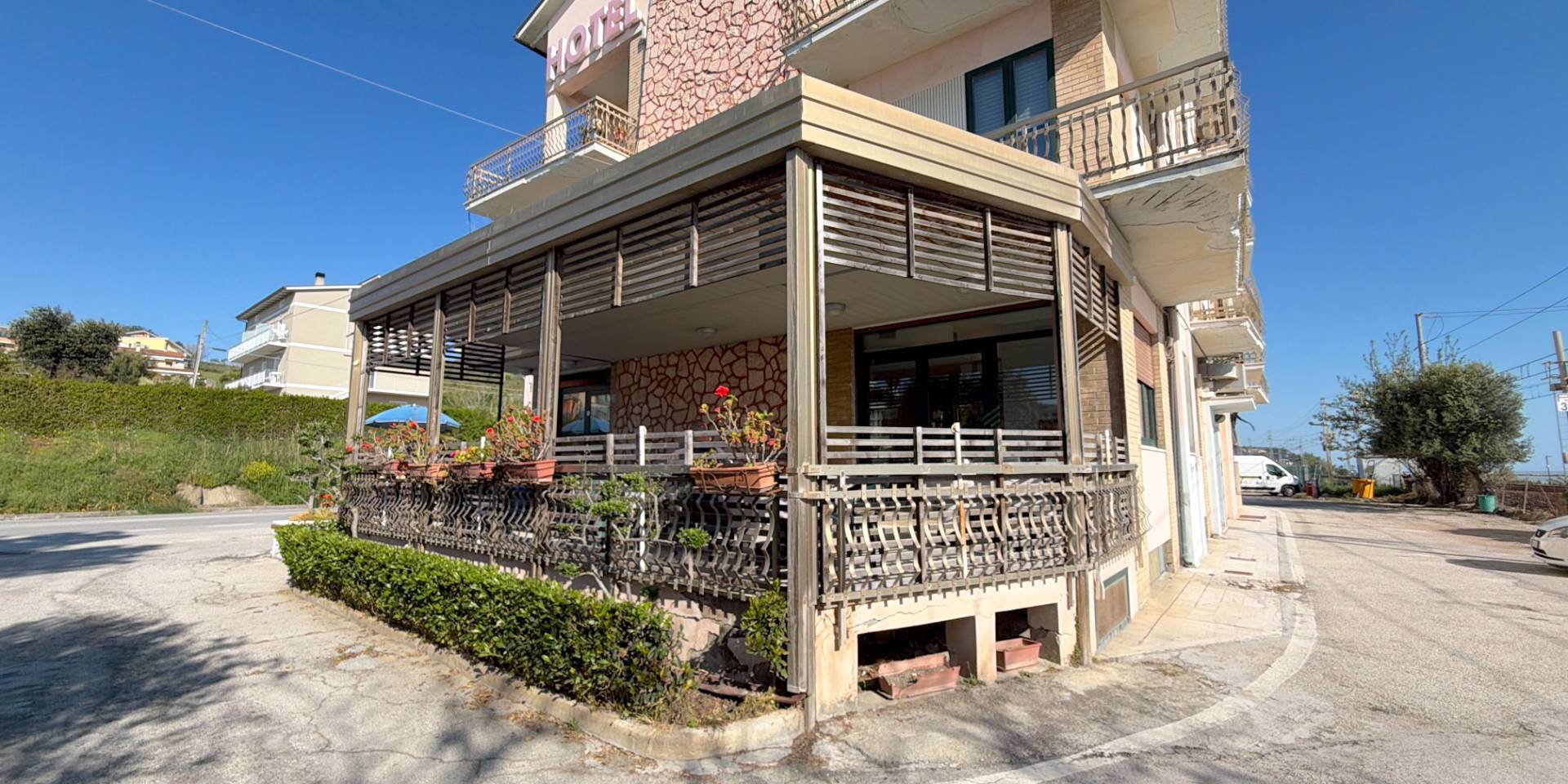 Vrijstaande woning Hotel - residentie te koop in Massignano - Marina Di Massignano (kustgebied) in Massignano — foto 8