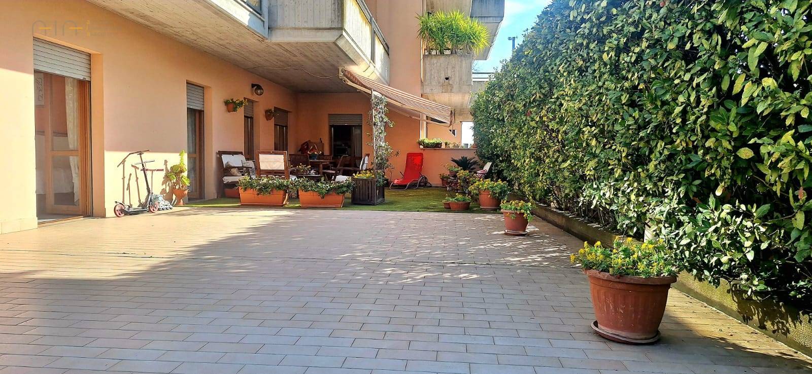 Appartement Appartement met ruim terras en garage in Folignano, Italië in Folignano — foto 4