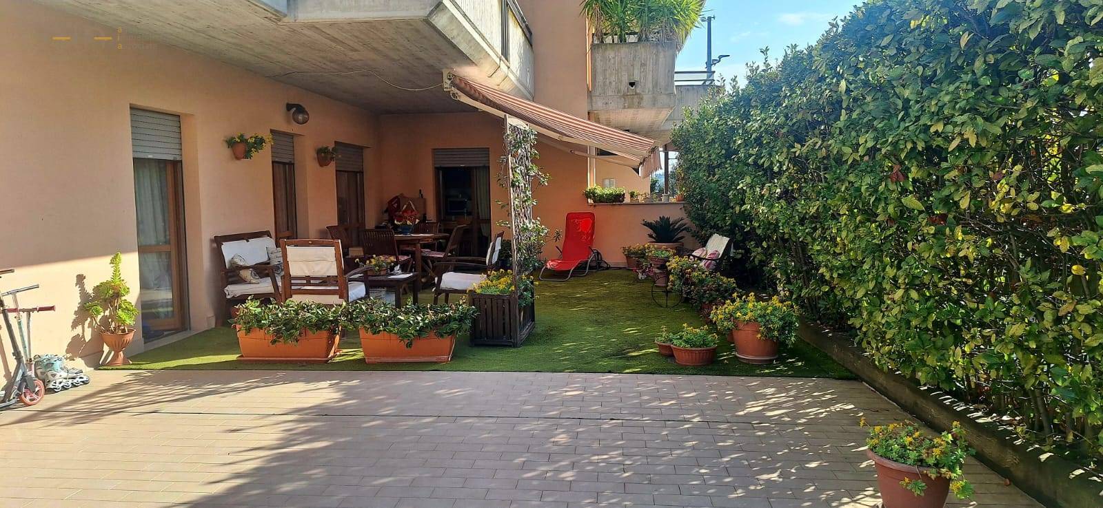 Appartement Appartement met ruim terras en garage in Folignano, Italië in Folignano — foto 6