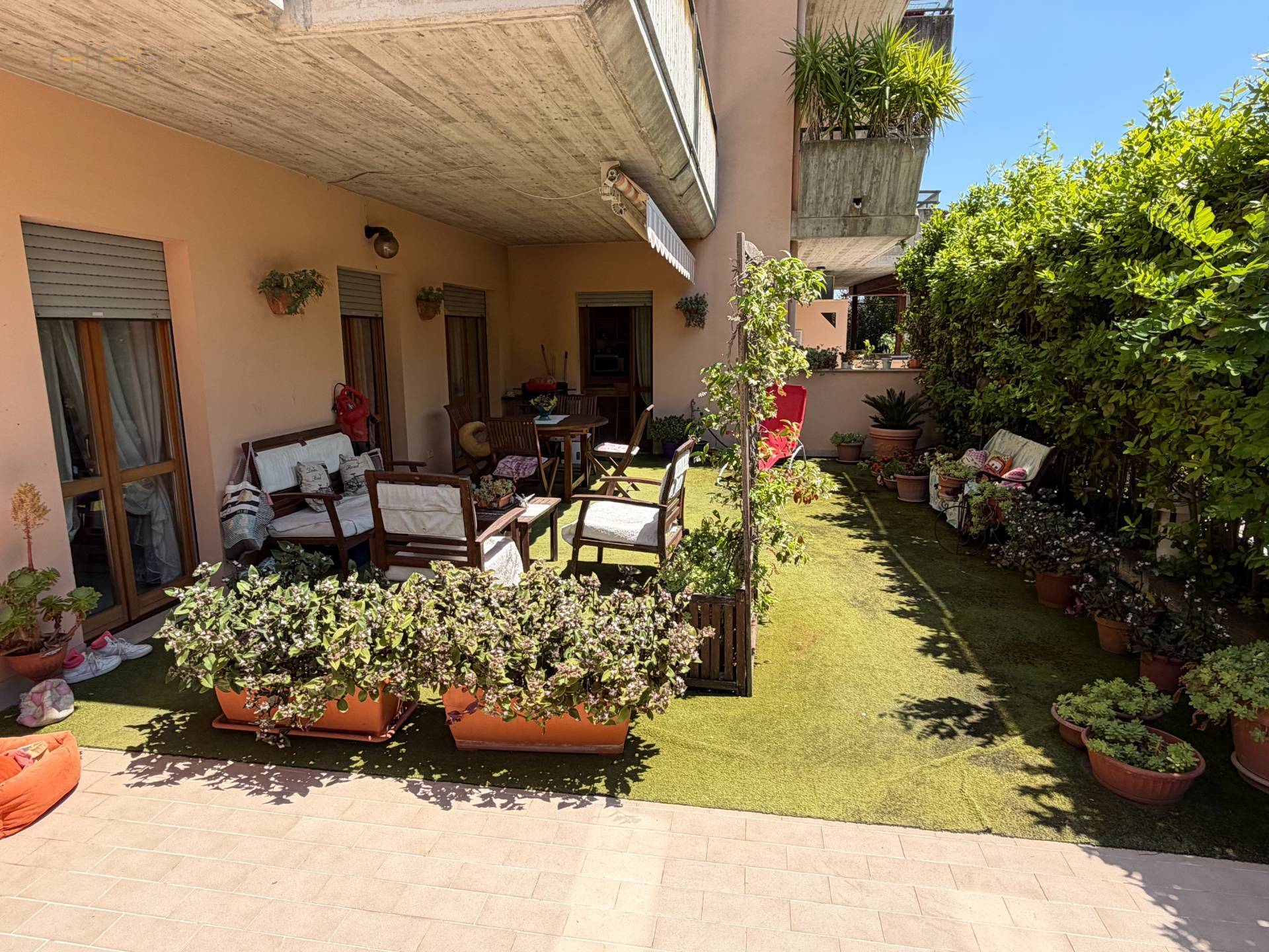 Appartement Appartement met ruim terras en garage in Folignano, Italië in Folignano — foto 3
