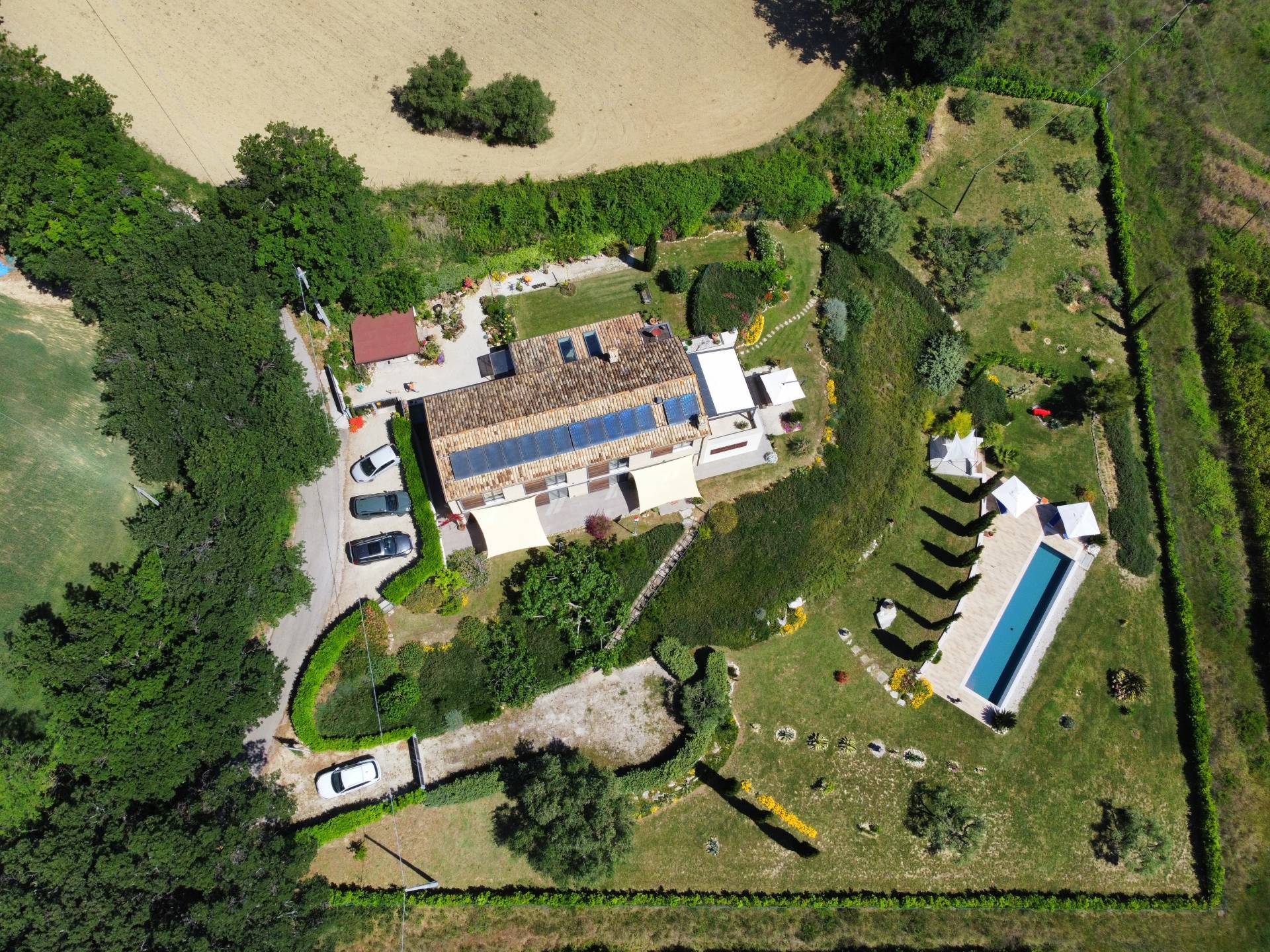Landhuis met infinity pool en weids uitzicht in Montefiore dell'Aso - Foto 4
