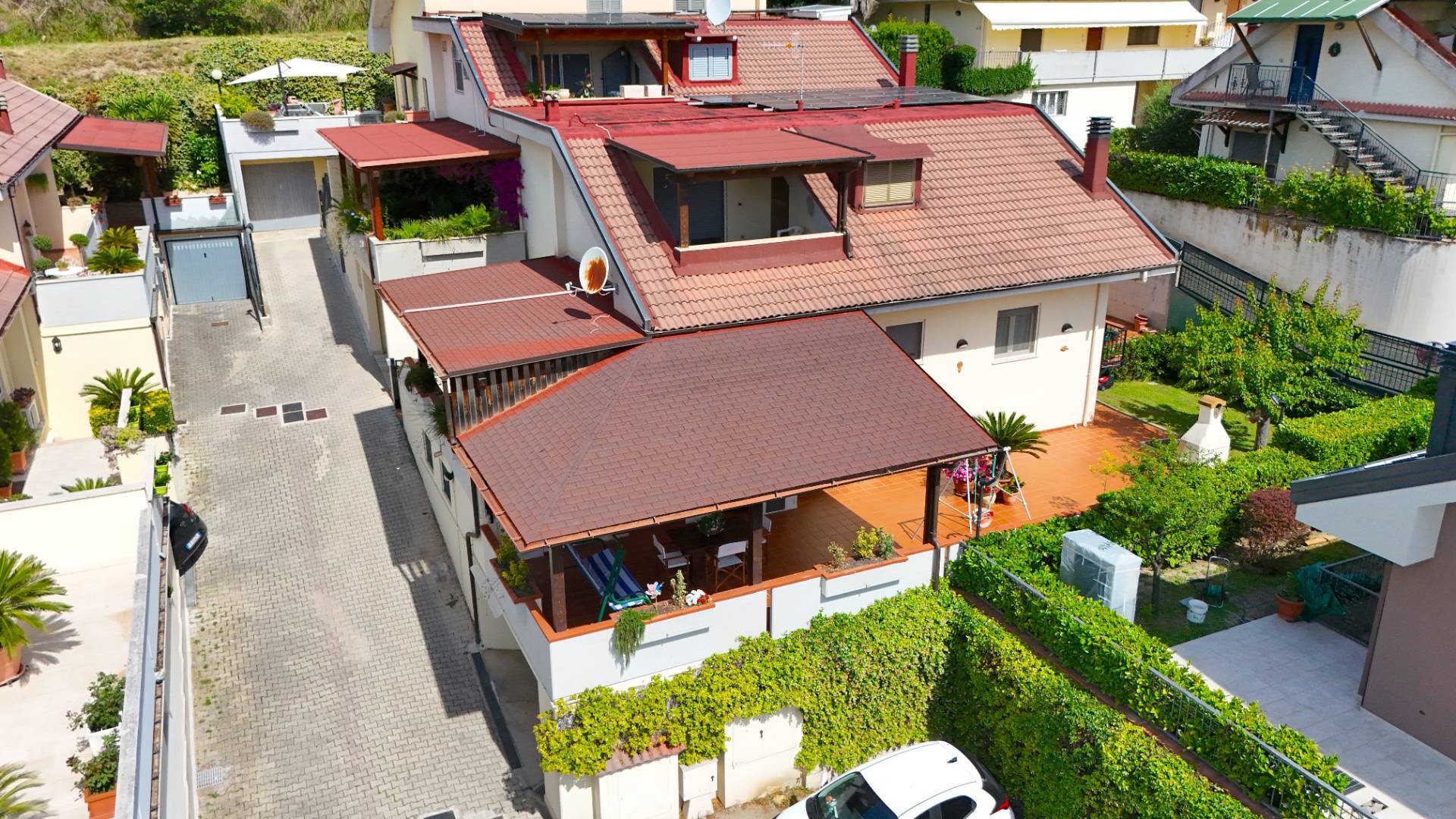 Rijtjeshuis / Tussenwoning Villino a schiera / bifamiliare in  Ascoli Piceno - Monticelli Alto in Ascoli Piceno — foto 4