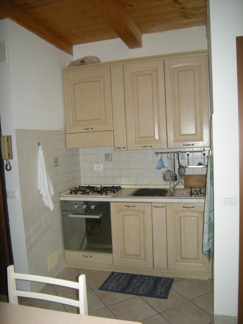 Rijtjeshuis / Tussenwoning Townhouse in Osimo — foto 2