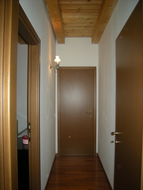 Rijtjeshuis / Tussenwoning Townhouse in Osimo — foto 5