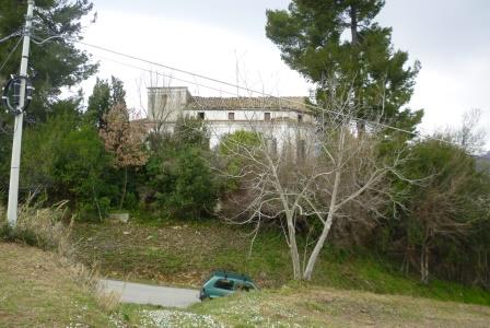 Karakteristieke boerderij in Catignano voor renovatie - Foto 2