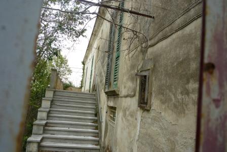 Karakteristieke boerderij in Catignano voor renovatie - Foto 4