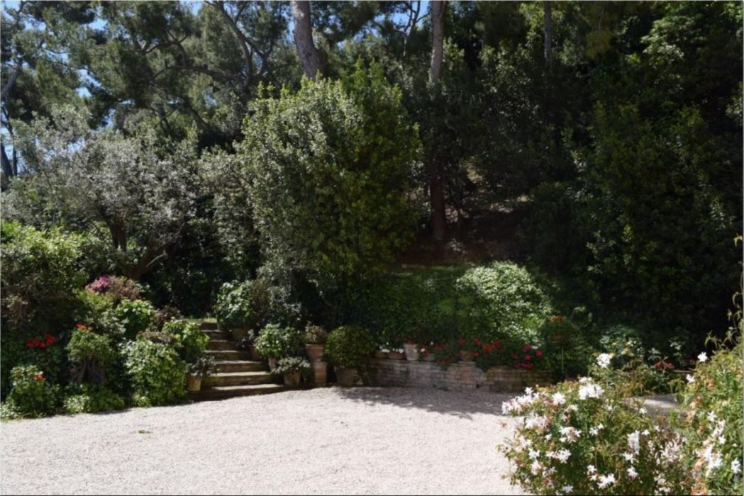 Villa / Landhuis Dubbel appartement geschikt voor commercieel gebruik aan de kust van de Riviera delle Palme in Cupra Marittima — foto 2