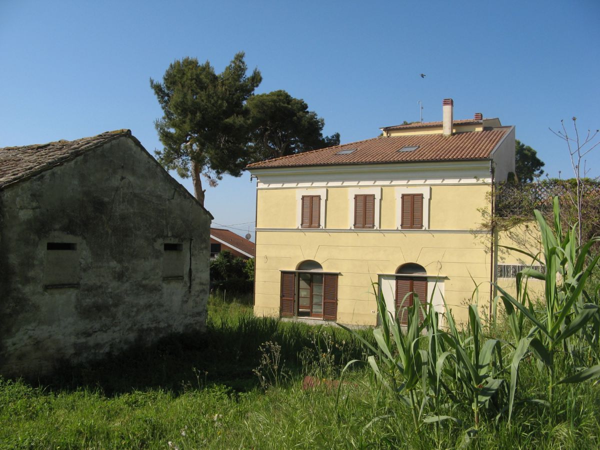 Villa / Landhuis Via dei Colli in Pescara — foto 8