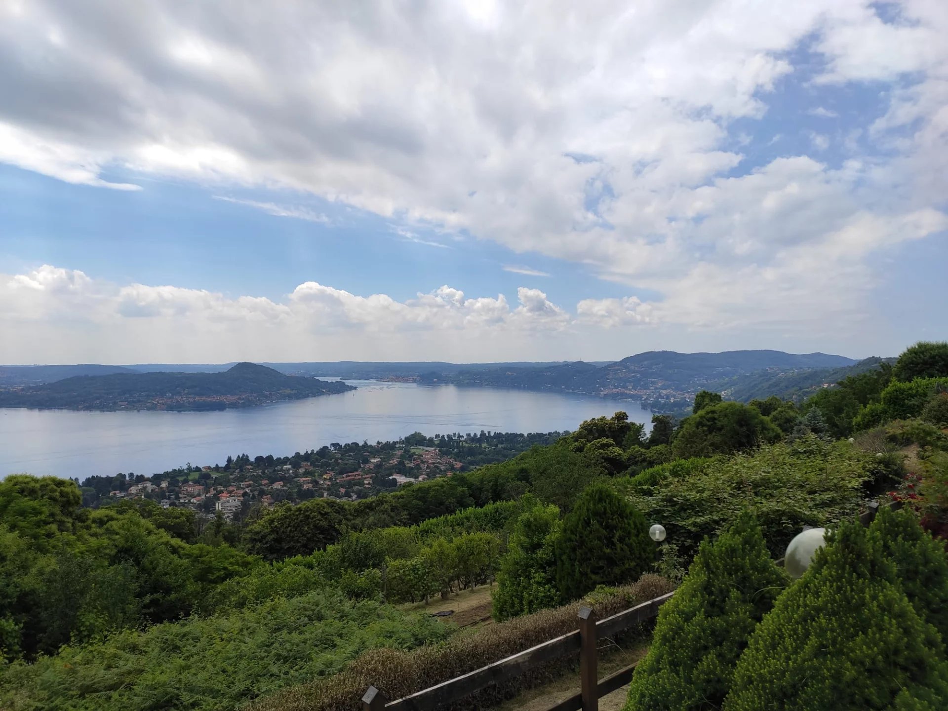 Villa / Landhuis Villa aan het Lago maggiore met terrastuin in Lesa — foto 4