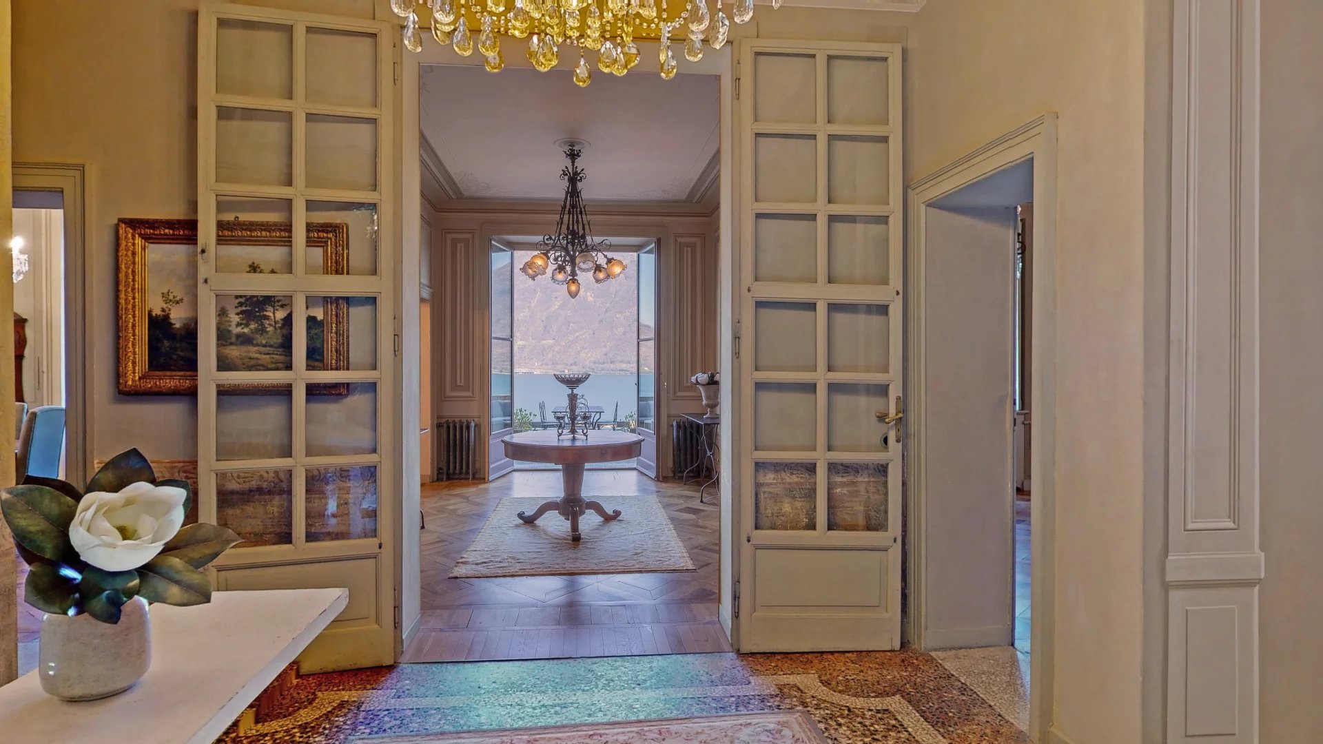 Historische Villa aan het Lago Maggiore met strand en aanlegsteiger - Foto 4