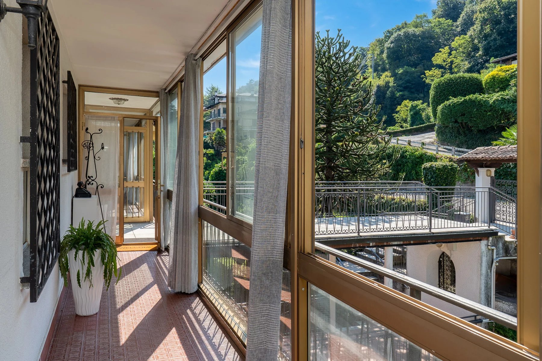 Appartement Panoramisch appartement met uitzicht op het meer in Stresa — foto 3