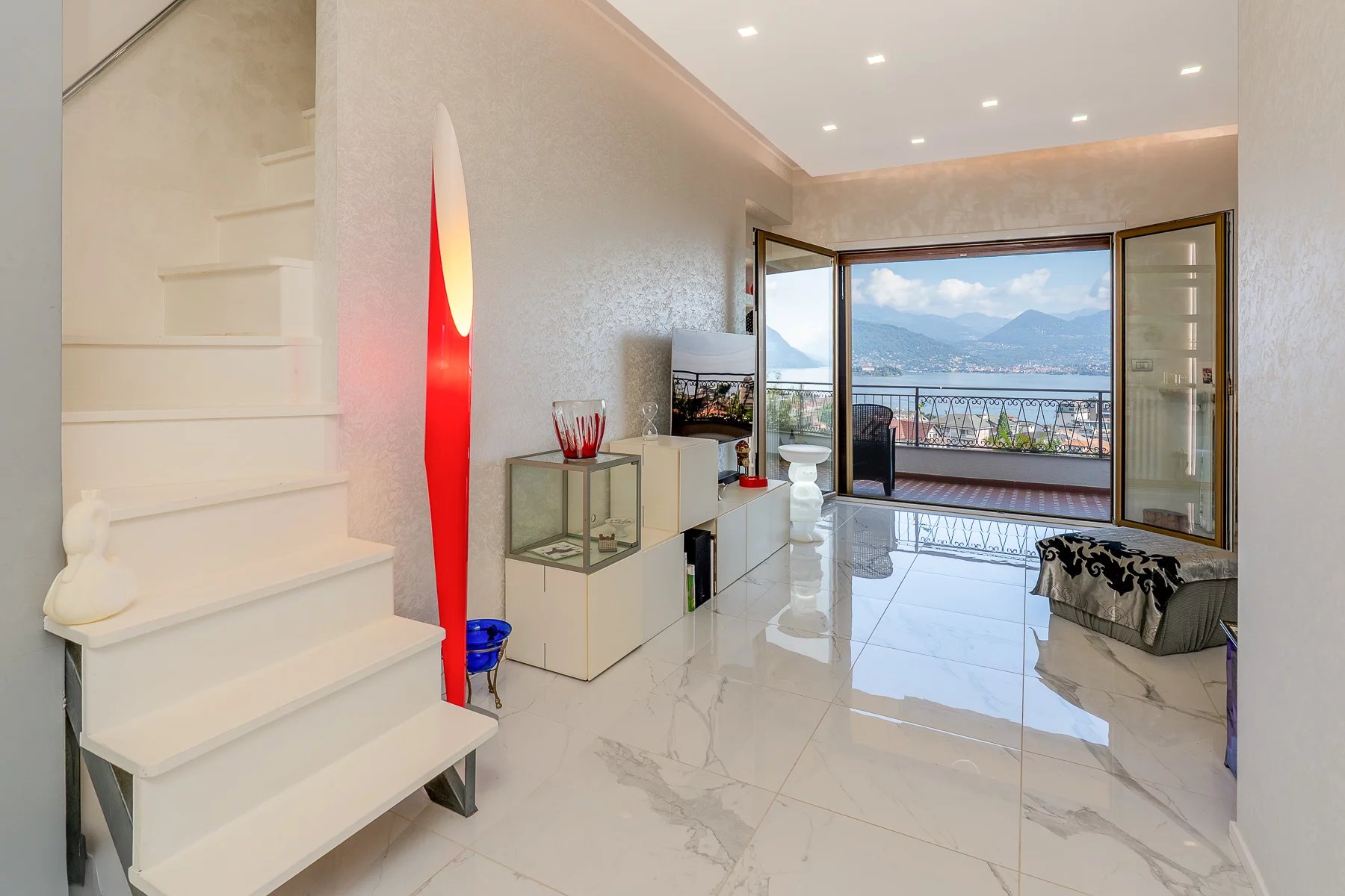 Appartement Panoramisch appartement met uitzicht op het meer in Stresa — foto 8