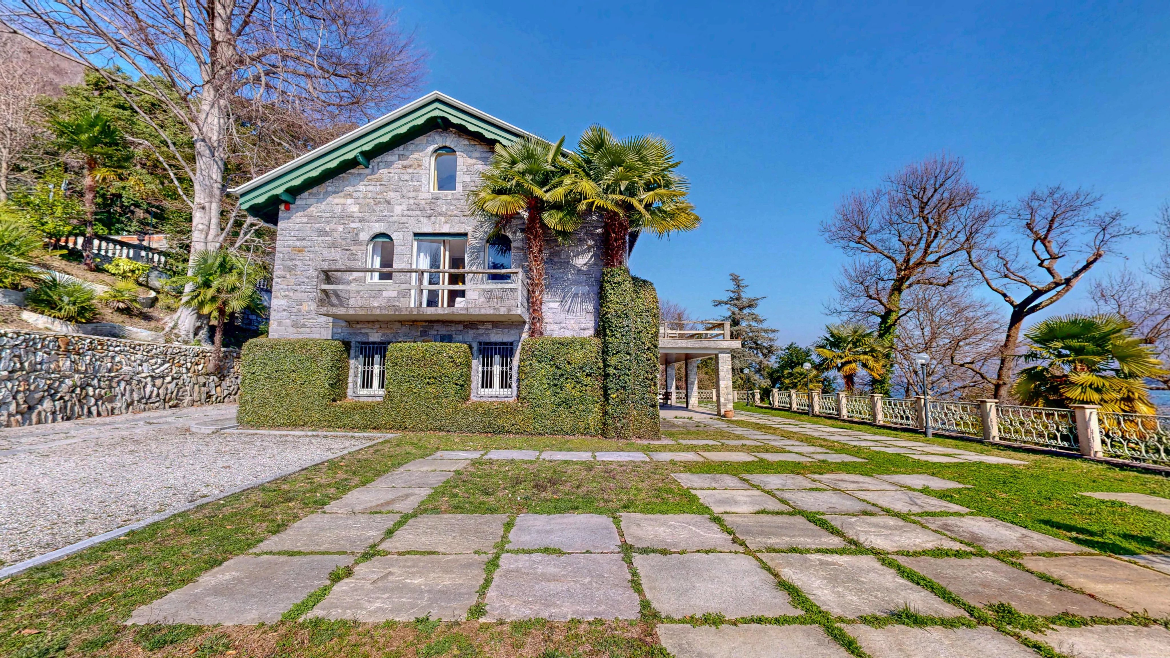Villa / Landhuis Prestigieuze villa te koop in Belgirate met privéstrand. in Belgirate — foto 8