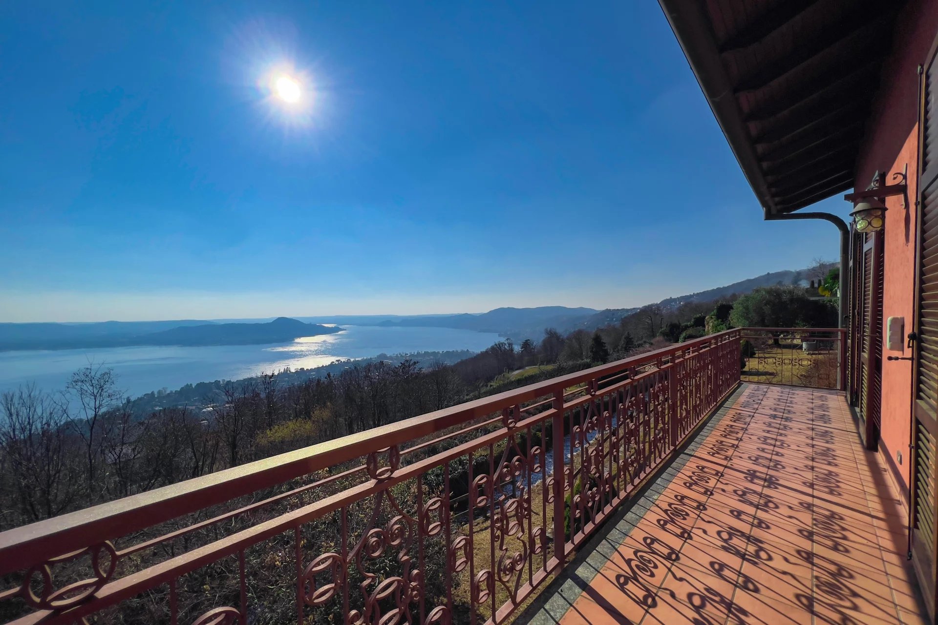 Villa / Landhuis Villa aan het Lago maggiore met terrastuin in Lesa — foto 3