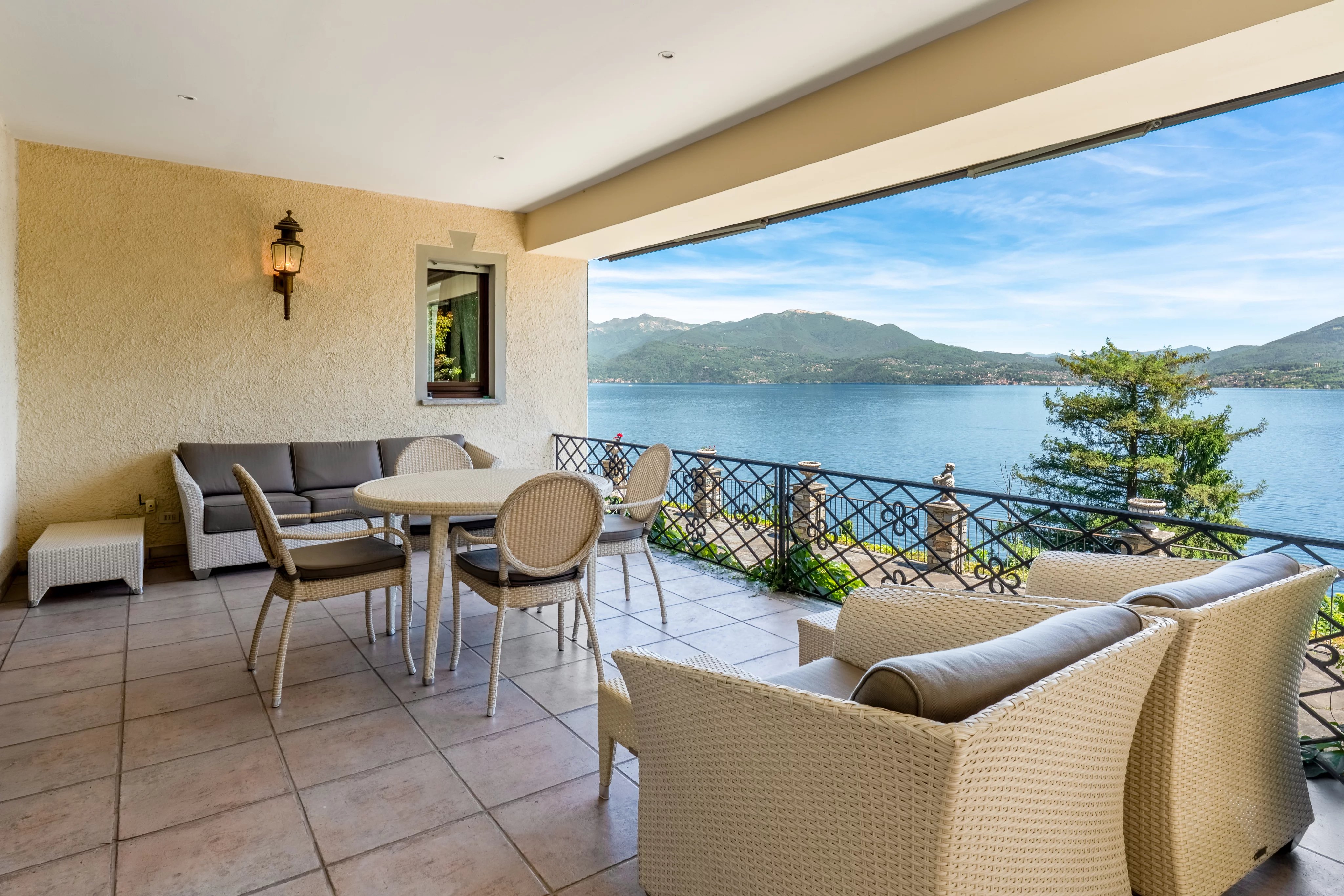 Villa met zwembad en eeuwenoud park aan het Lago Maggiore in Oggebbio - Foto 4
