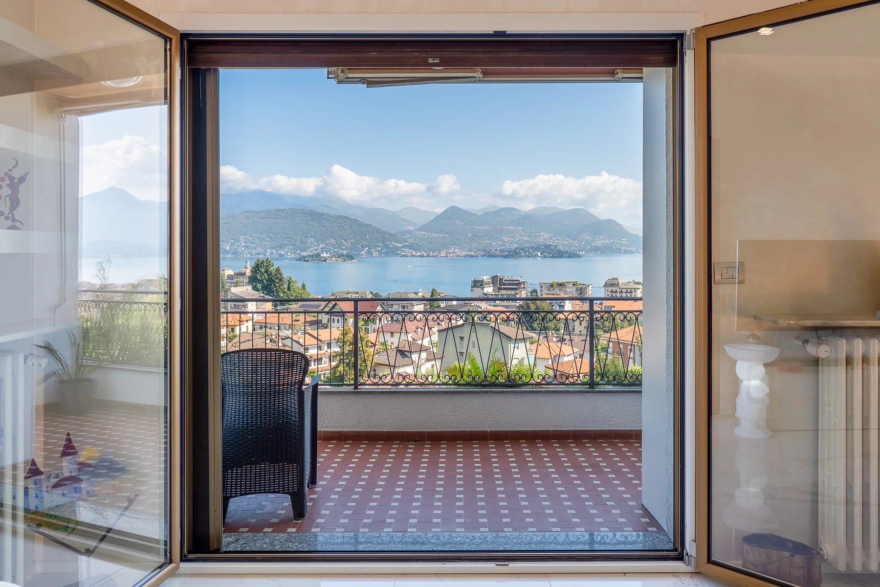 Appartement Panoramisch appartement met uitzicht op het meer in Stresa — foto 6
