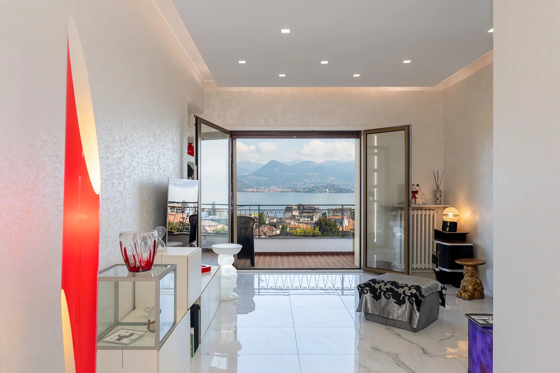 Appartement Panoramisch appartement met uitzicht op het meer in Stresa — foto 4