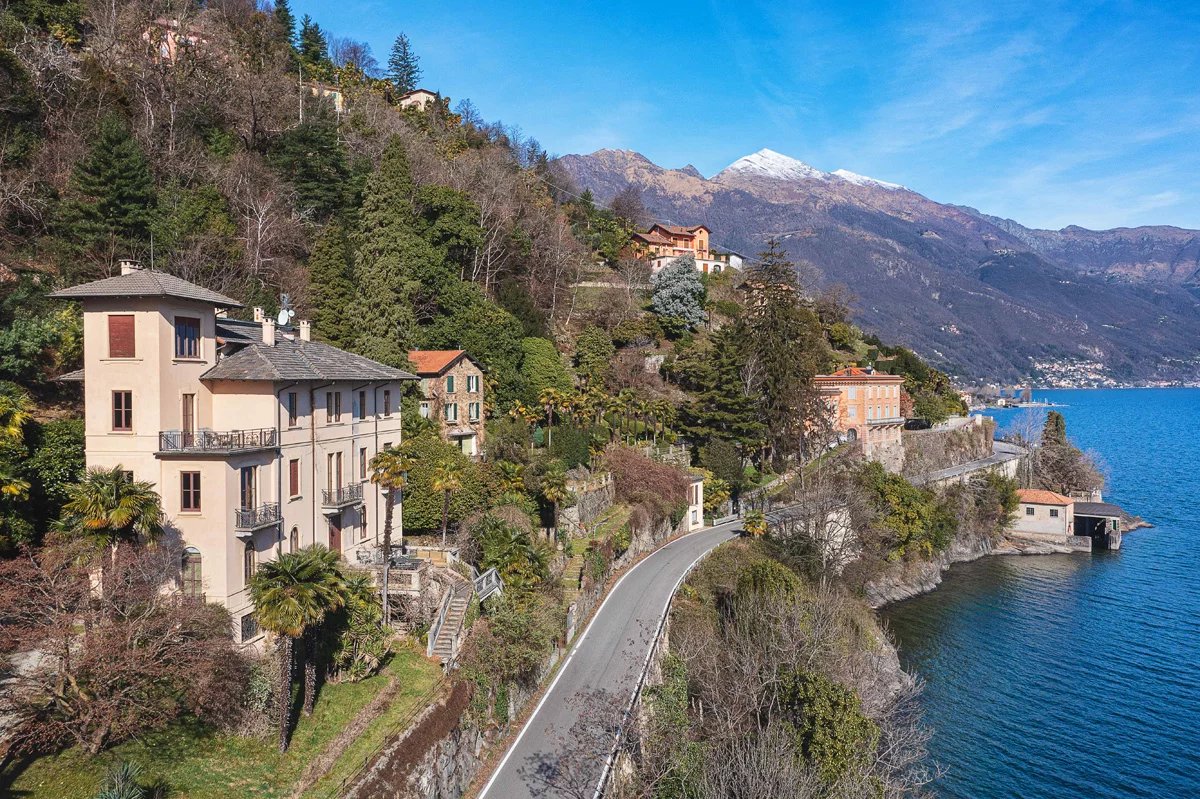 Historische Villa aan het Lago Maggiore met strand en aanlegsteiger - Foto 2