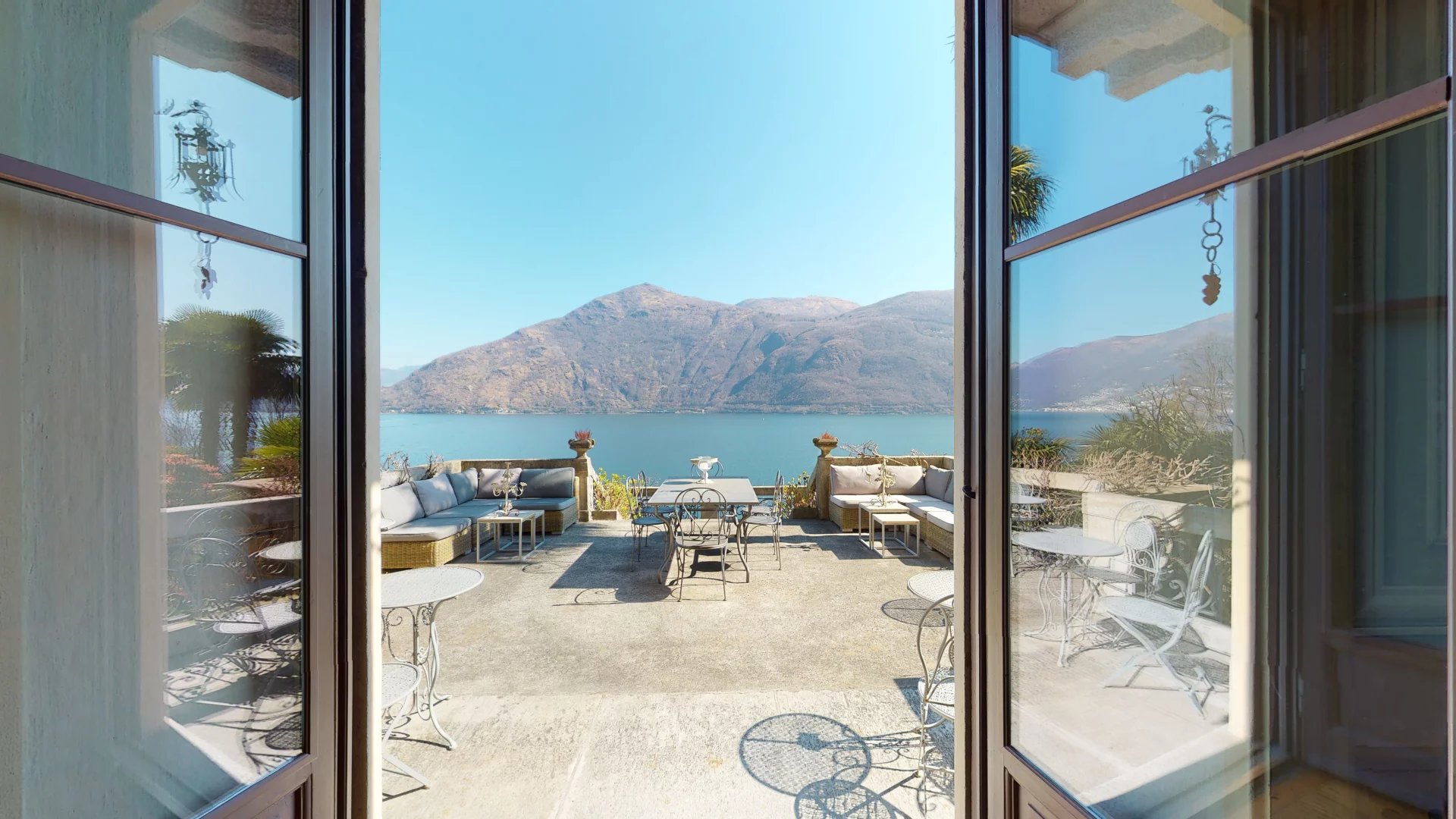Historische Villa aan het Lago Maggiore met strand en aanlegsteiger - Foto 5