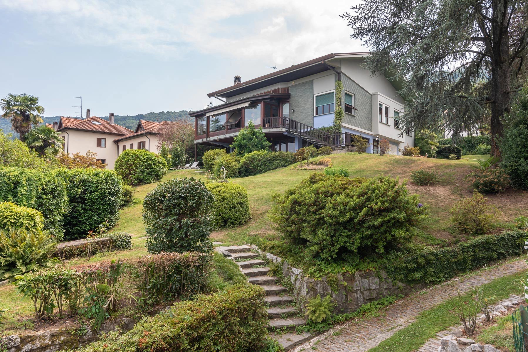 Villa signorile B&B in vendita a Stresa con giardino - Foto 2