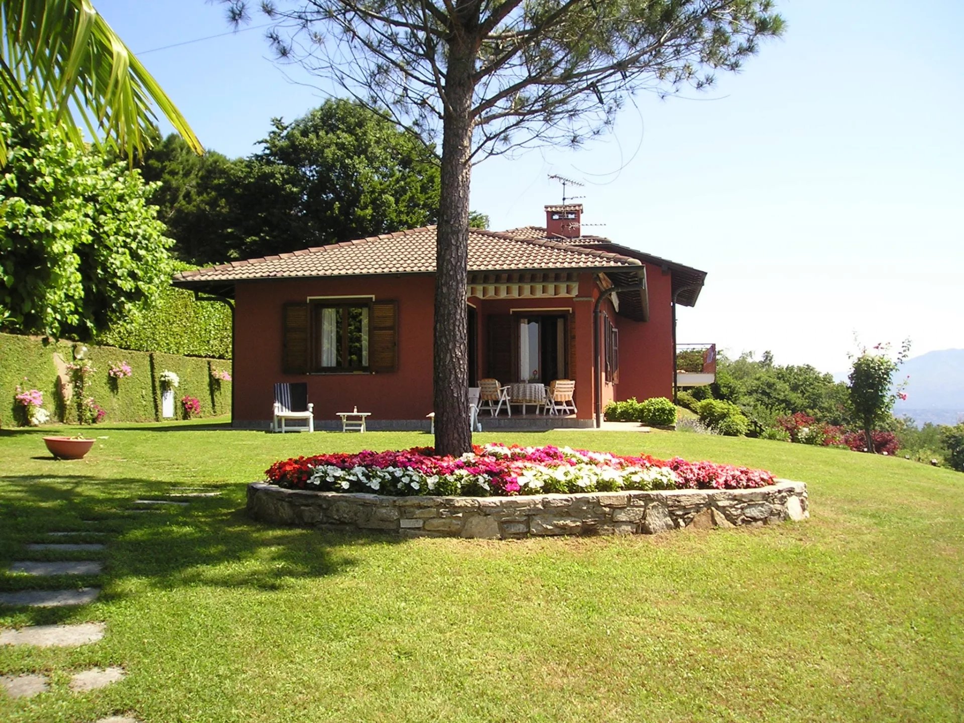 Villa / Landhuis Villa aan het Lago maggiore met terrastuin in Lesa — foto 6