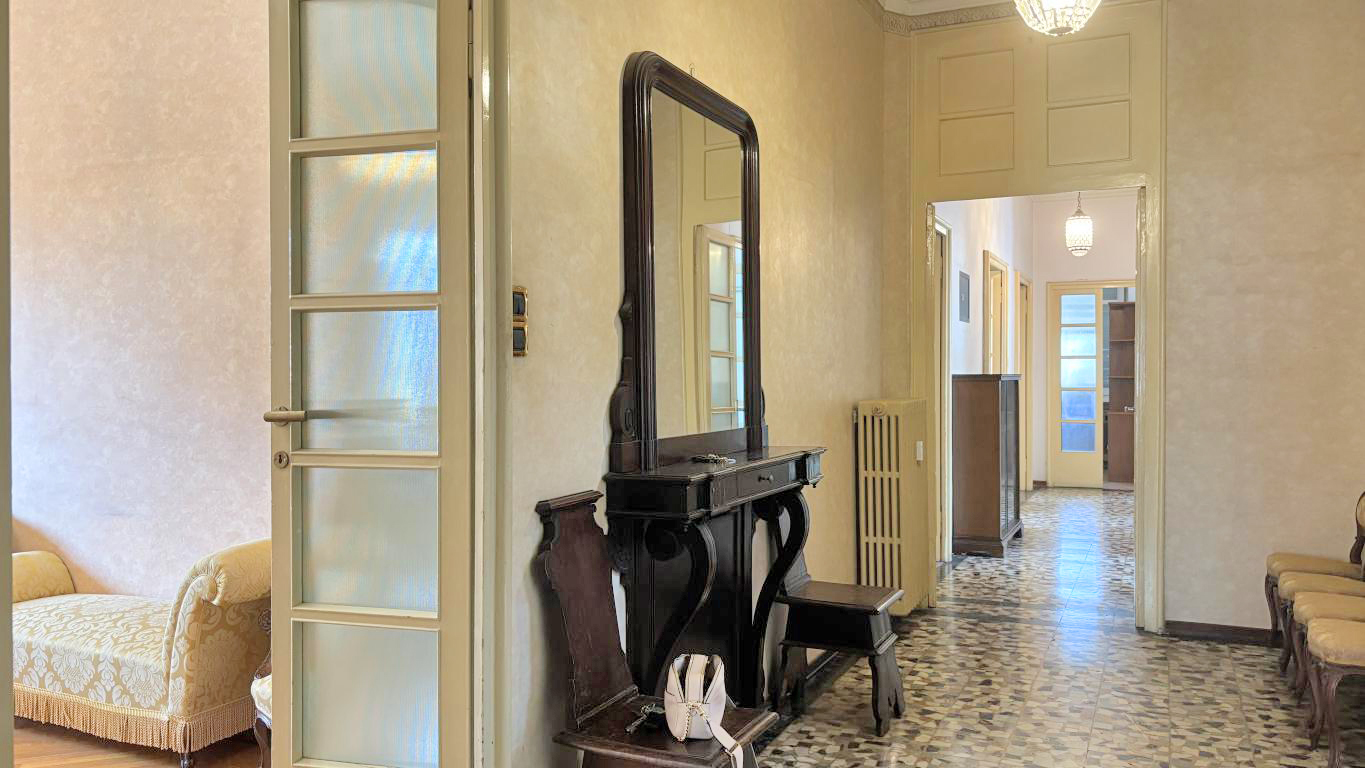 Ruim appartement met karakter in het centrum van Como - Foto 4