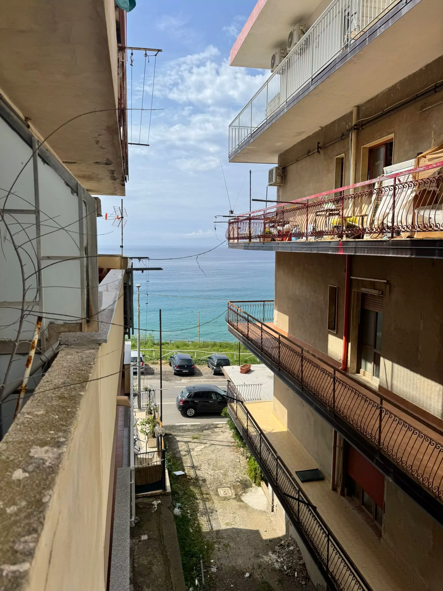 Appartement Piedigrotta Pizzo | Circa. 130m² | Renovatie Nodig | Biedingen rond €100.000 in Pizzo — foto 2
