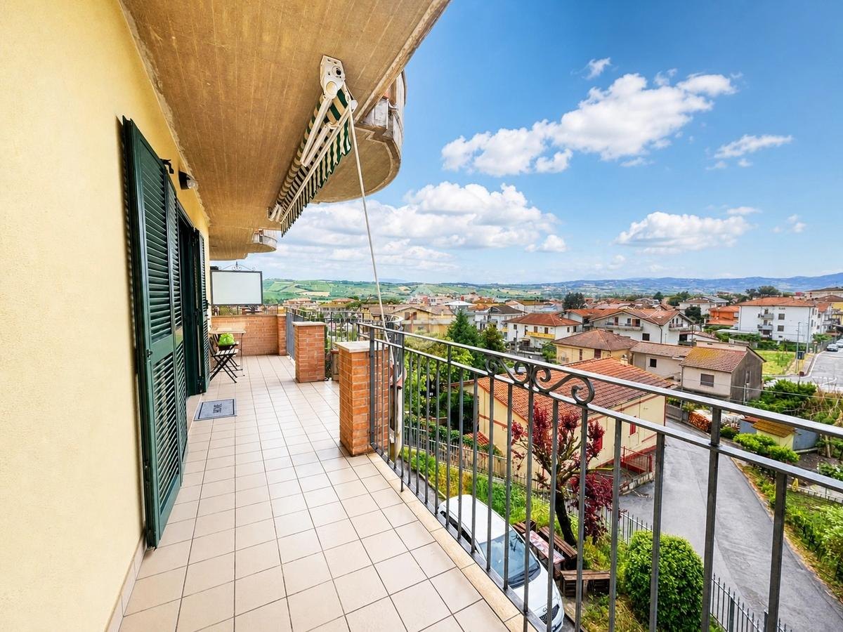 Appartement in Morro D'Oro met 150 m² woonoppervlak - Foto 3