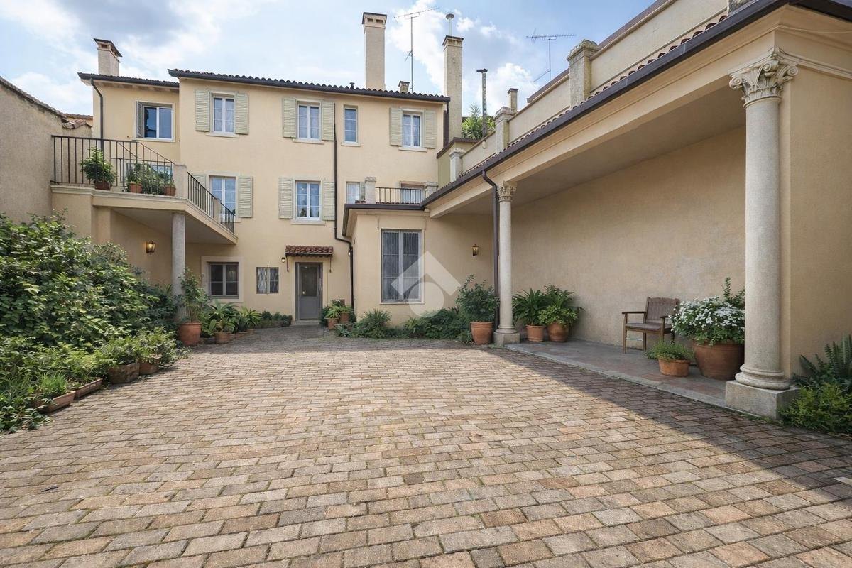 Woonhuis met 340 m² woonoppervlakte in Udine - Foto 1