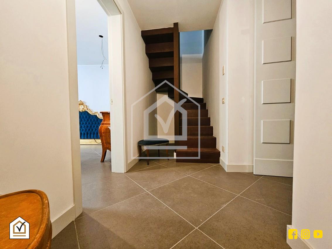 Appartement in gerenoveerd pand met terras in Trani, Puglia - Foto 3