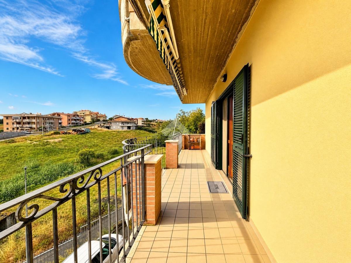 Appartement in Morro D'Oro met 150 m² woonoppervlak - Foto 2