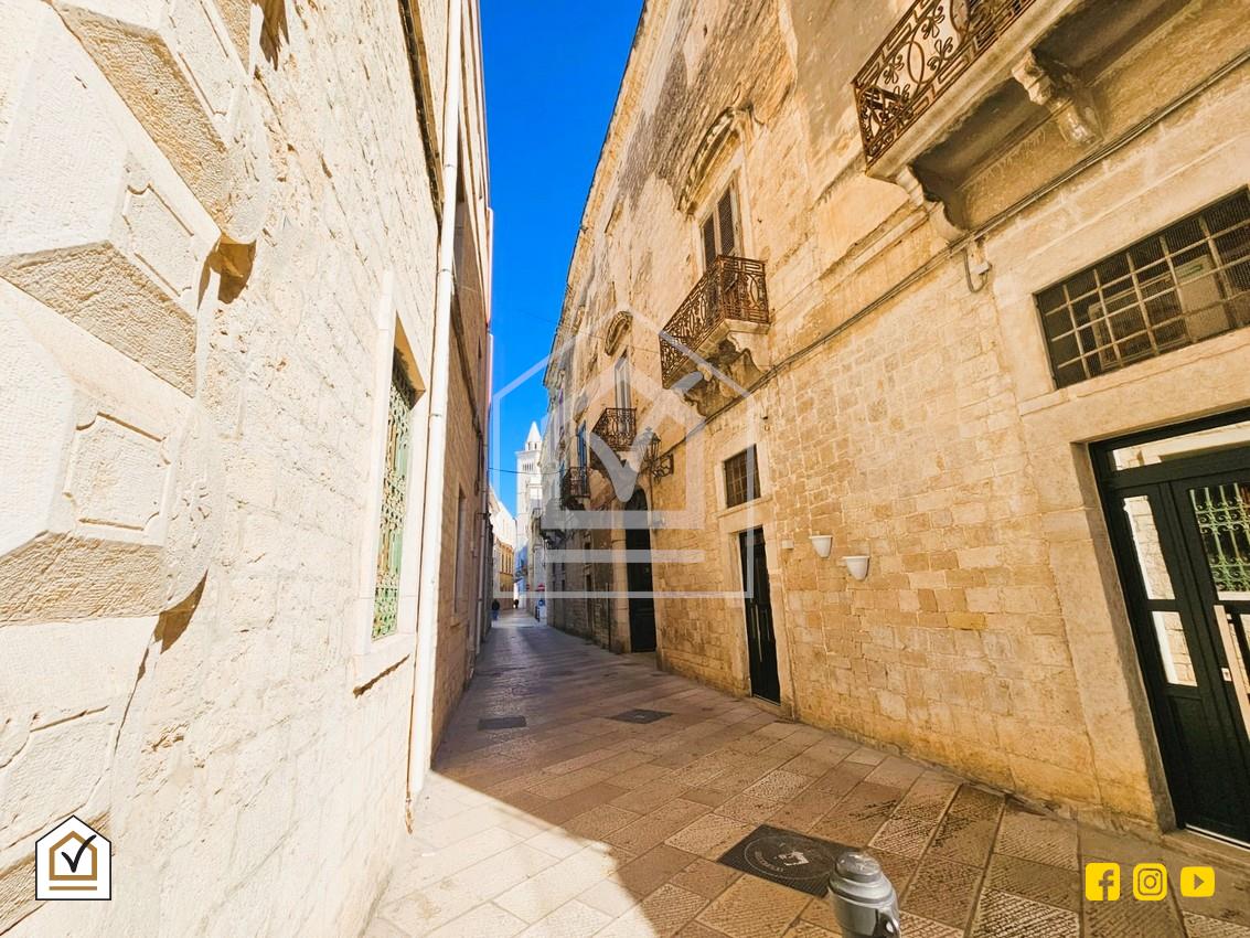 Appartement in gerenoveerd pand met terras in Trani, Puglia - Foto 2