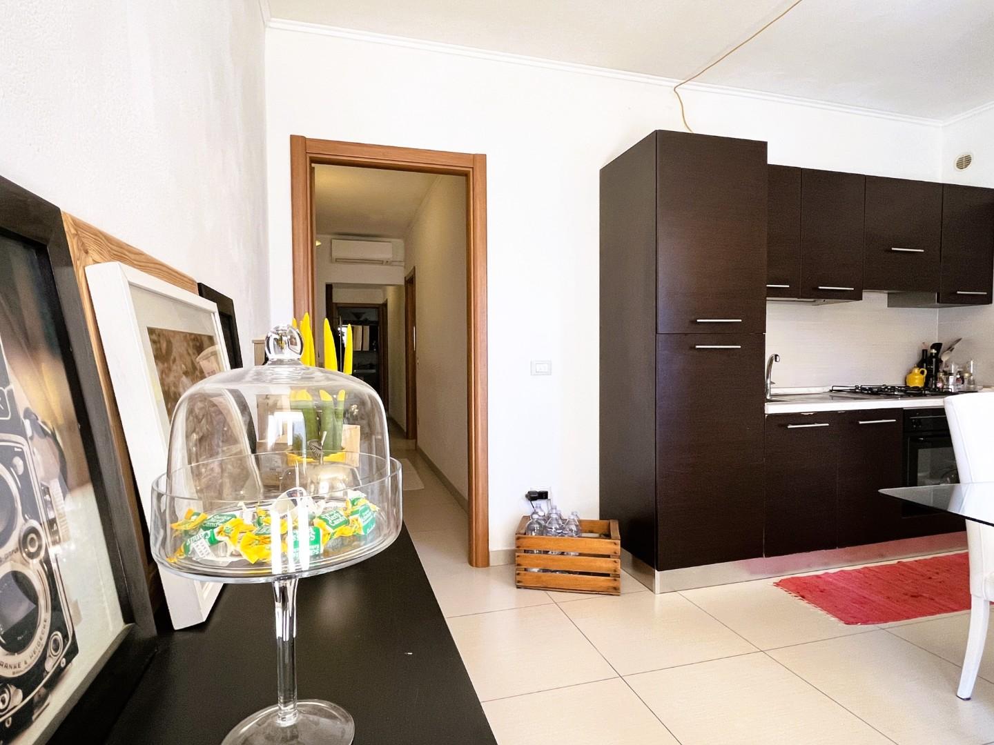 Appartement in San Vincenzo, gerenoveerd en direct bewoonbaar - Foto 3